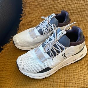 On Cloudnova Women’s Running Shoe White Umber